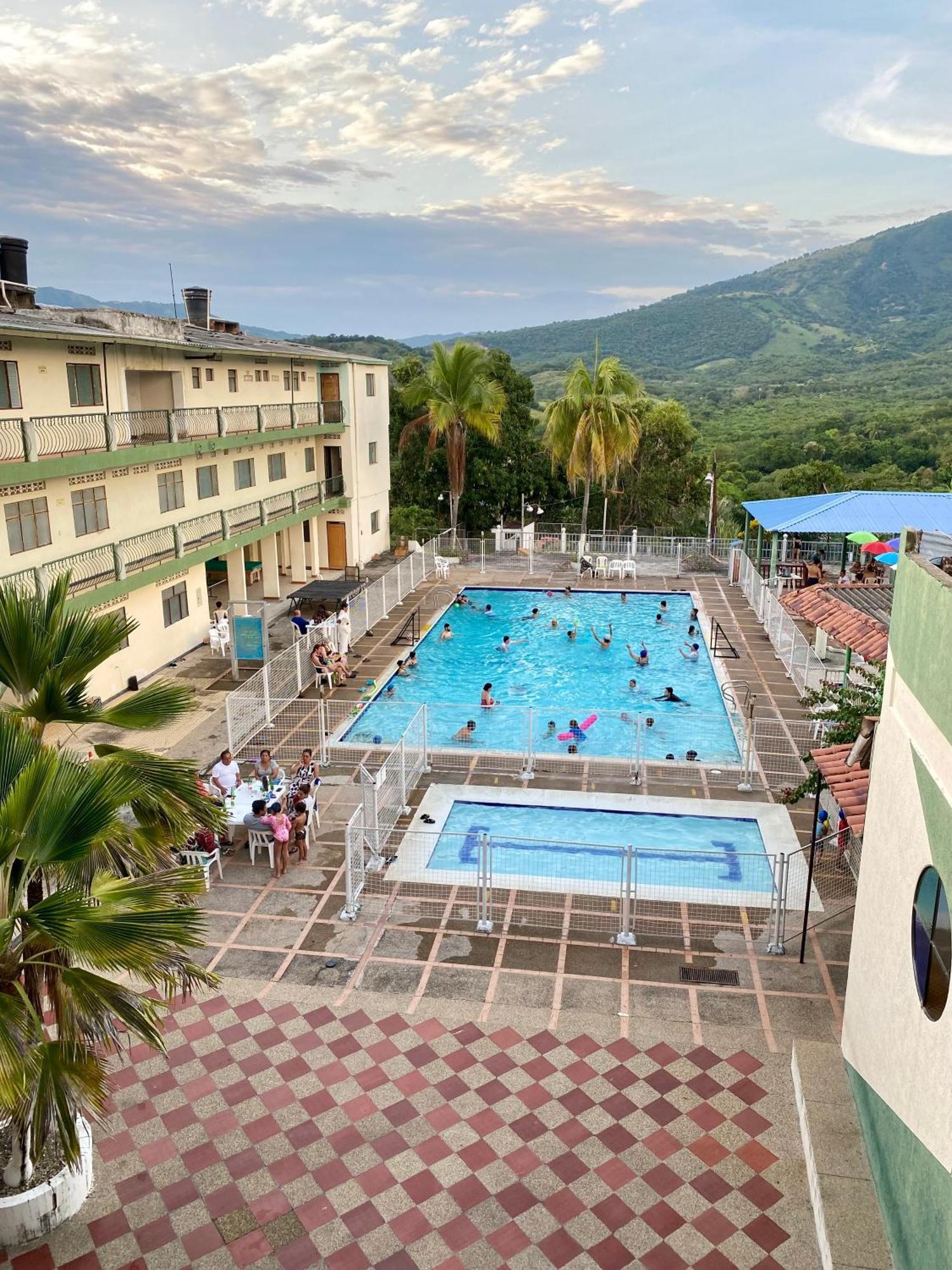 Hotel Club Vacacional Copen à Tocaima Extérieur photo