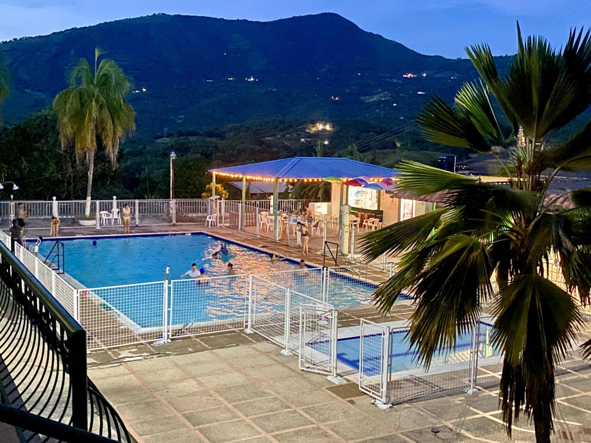 Hotel Club Vacacional Copen à Tocaima Extérieur photo